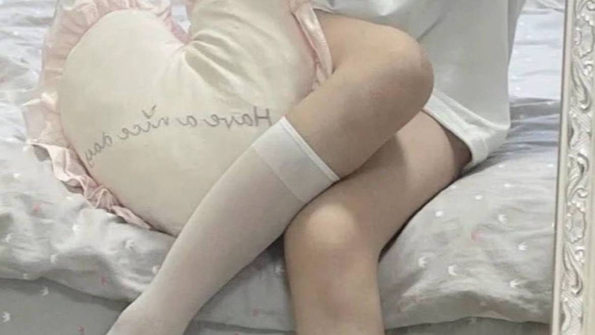 New！果果🍬（Full service only）素人学妹 极限袖珍 抖M体质