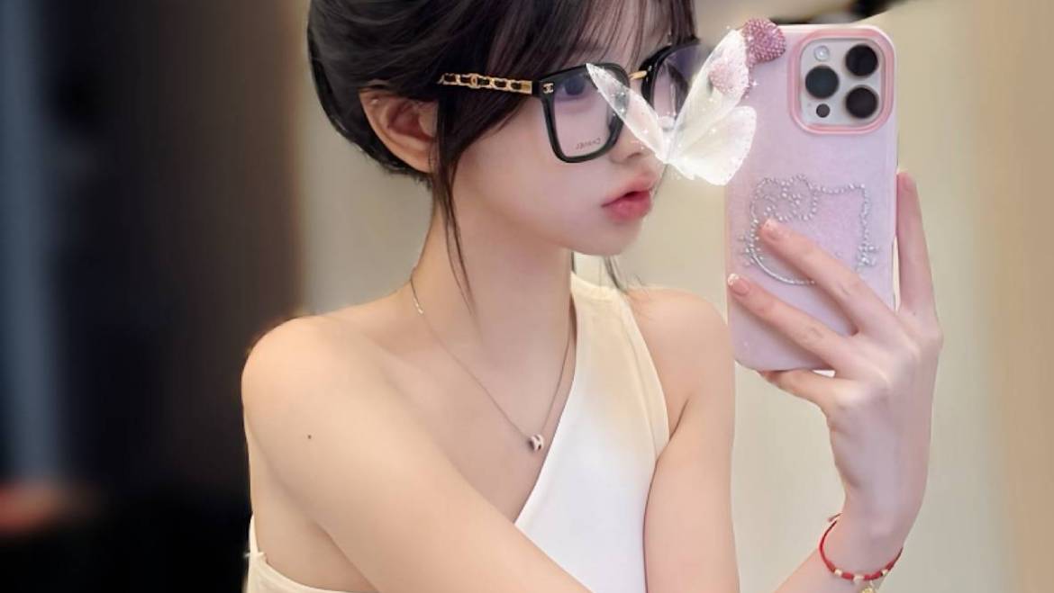 New！KIKI🐈（Full service only）良家初下海😍御萝双修 身材玲珑 推荐款 仅限1天