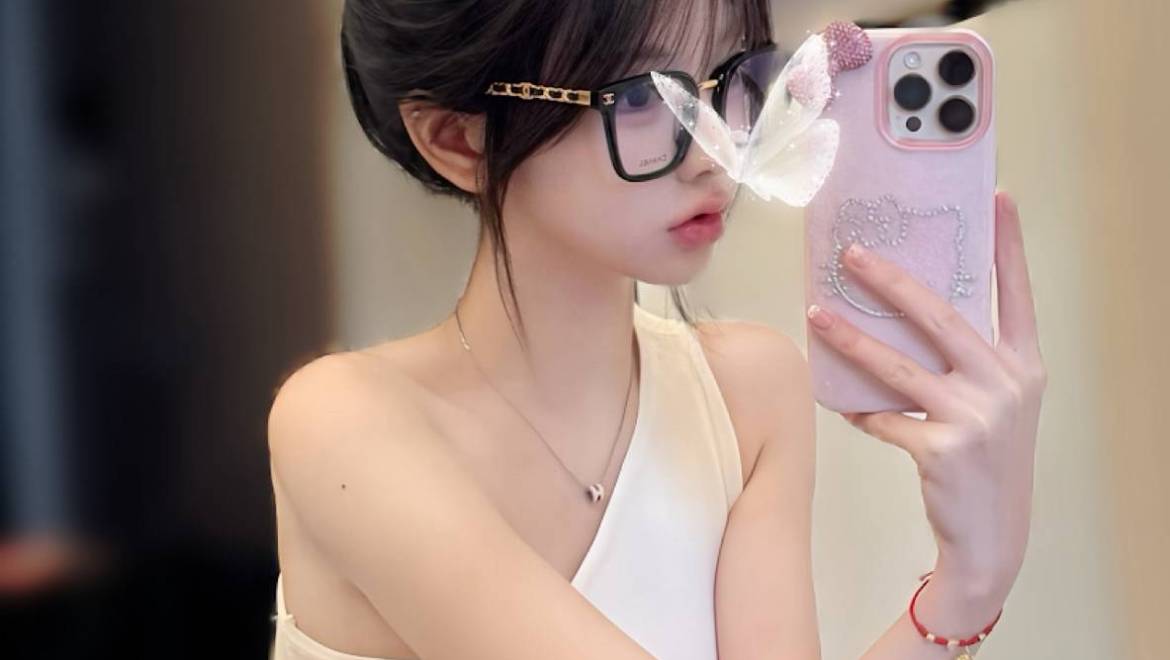 New！KIKI🐈（Full service only）良家初下海😍御萝双修 身材玲珑 推荐款 仅限1天